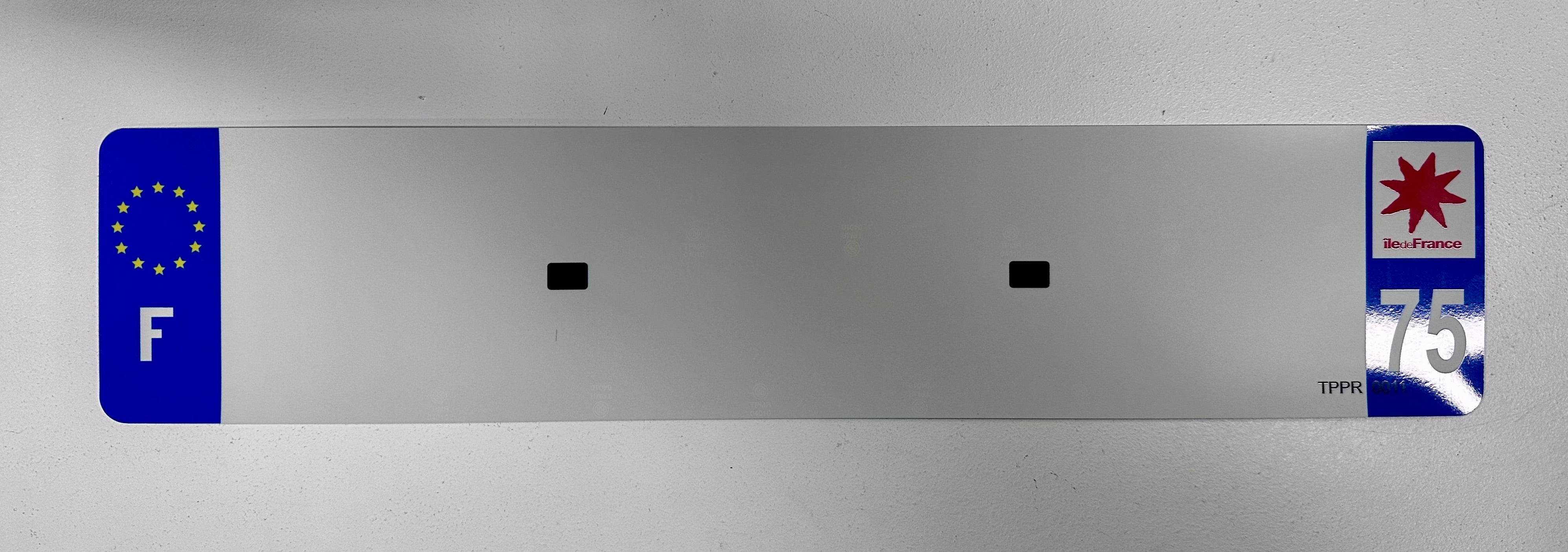 Film pour plaque auto